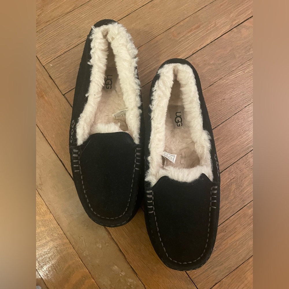 Barely worn black Ugg moccasin slippers